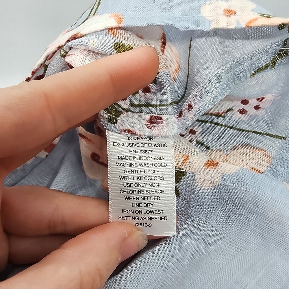 A.n.a Light Blue Floral Puff Short Sleeve Peasant Top - Picture 5 of 5